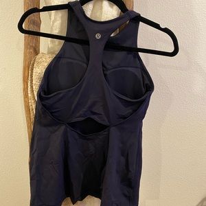 Lululemon size 6 tank